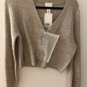 H&M Beige Ribbed V-Neck Cardigan